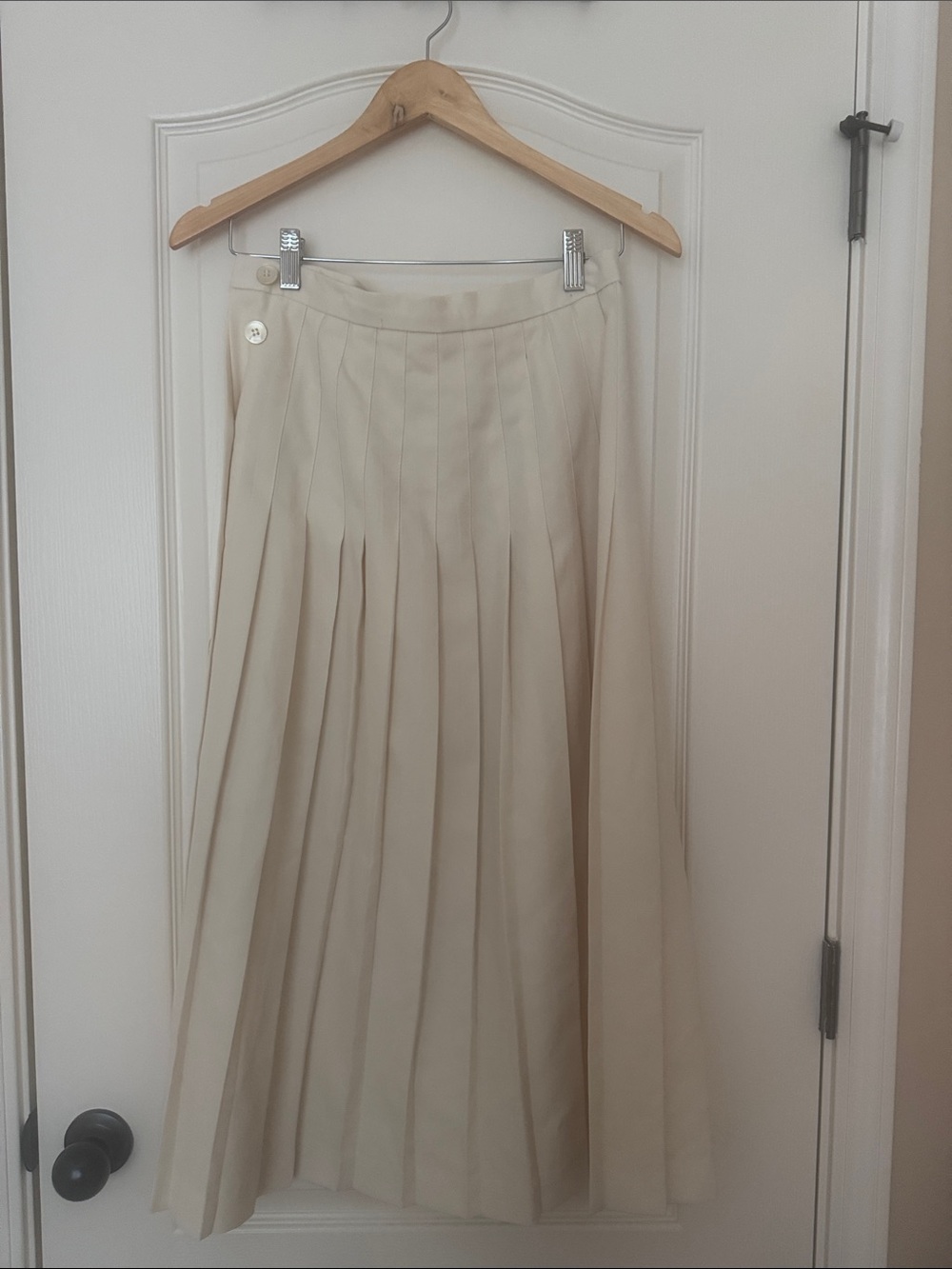 Vintage Pleated Midi Skirt in Cream - Classic Womens Skirt